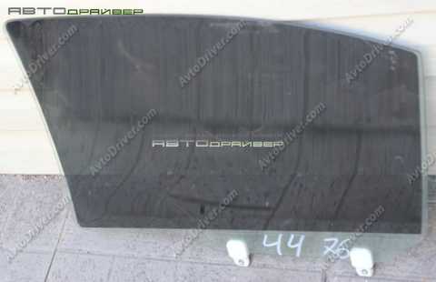 Стекло правой задней двери  Mitsubishi LANCER  5736A318  