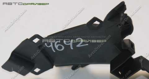 Центральная нижняя часть парприза Mitsubishi LANCER 8002A244XA