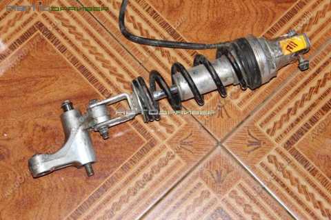 Амортизатор Suzuki 62100-14FE0