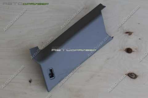 Накладка задней стойки правая BMW 3' E91 51437130666