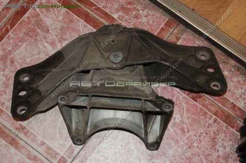 Несущий кронштейн КПП BMW 7' Е65 22326772288