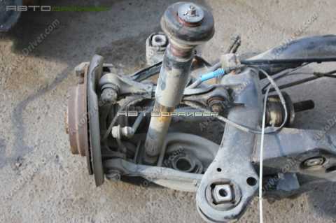 Задняя цапфа правая BMW 33326774806
